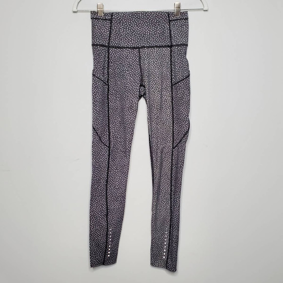 LULULEMON • White Black Frozen Fizz Fast & Free 7/8 Leggings Sz 4 - Picture 2 of 8